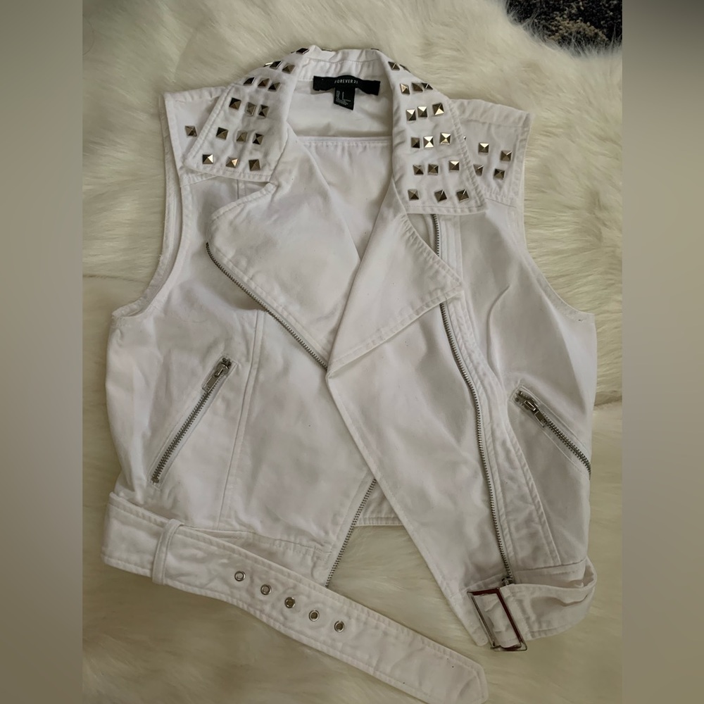 Forever 21 women’s/junior’s denim white embellished vest NWOT